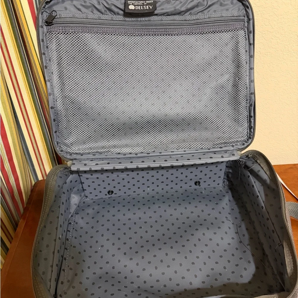 Delsey Carry On Luggage Nylon Gray Messenger Shoulder Bag 14”x11”x 7”
